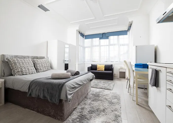 Bright Studio On Golders Green Road